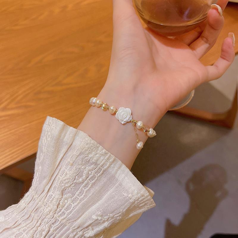 复古淡水珍珠山茶花朵手链女生简约串珠水晶手串手饰品首飾